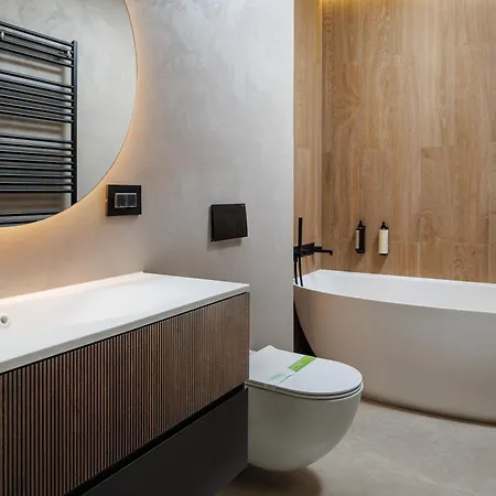 Kudo - Mountain & Skyline View Apartment *