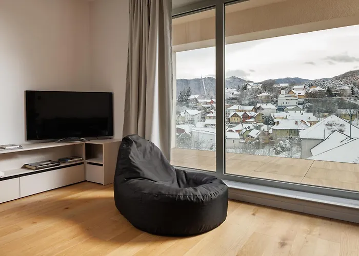 Kudo - Mountain & Skyline View Brasov