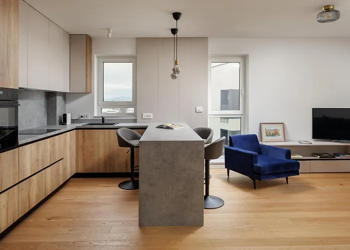 Kudo - Mountain & Skyline View * Brasov