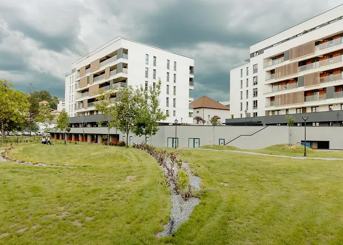 Kudo - Mountain & Skyline View *